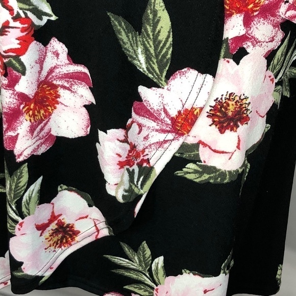 Harlow & Rose Black Floral Faux Wrap‎ Dress Small - Picture 3 of 4